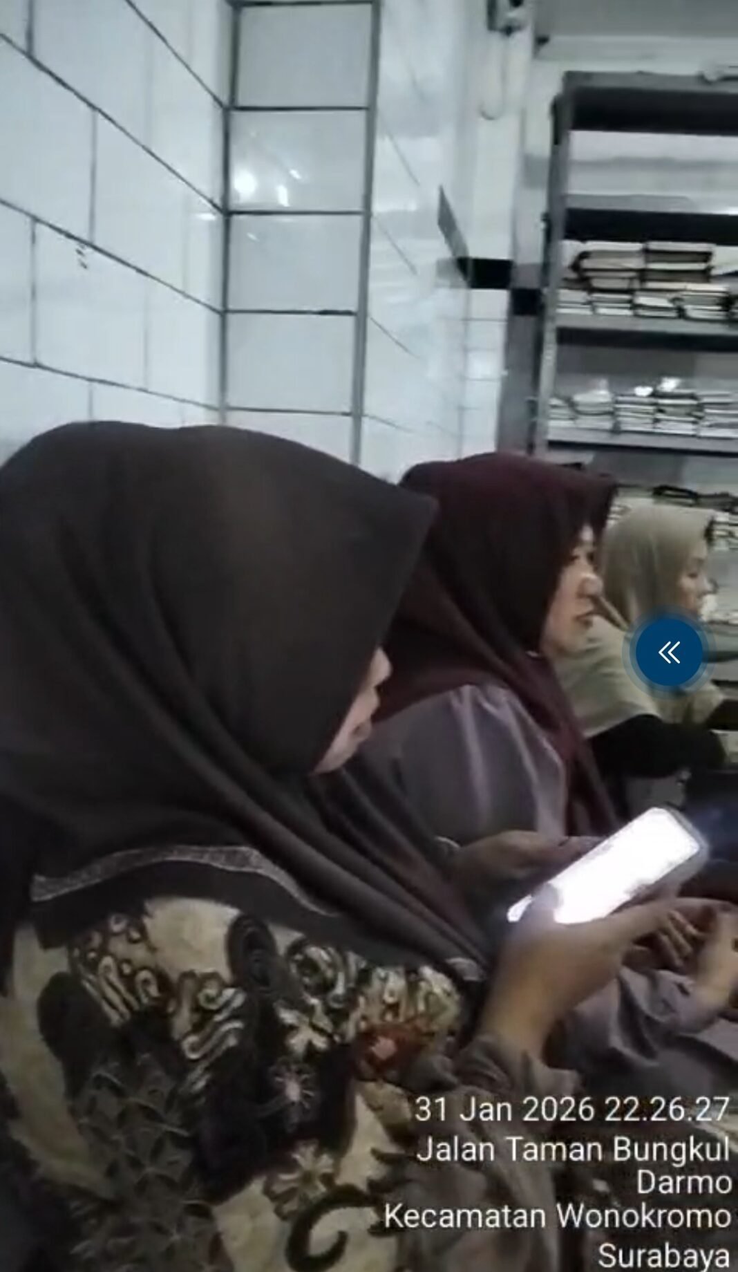 Tradisi Sabtu Pon di Makam Mbah Bungkul Berlangsung Khusyuk,