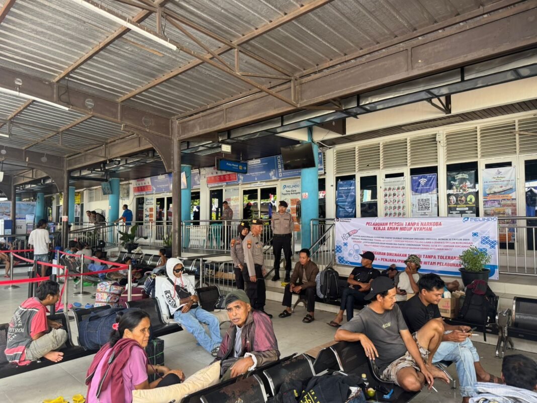 Polda Kalbar Perketat Pengamanan Arus Balik di Objek Vital, Pastikan Mudik Aman dan Keluarga Bahagia