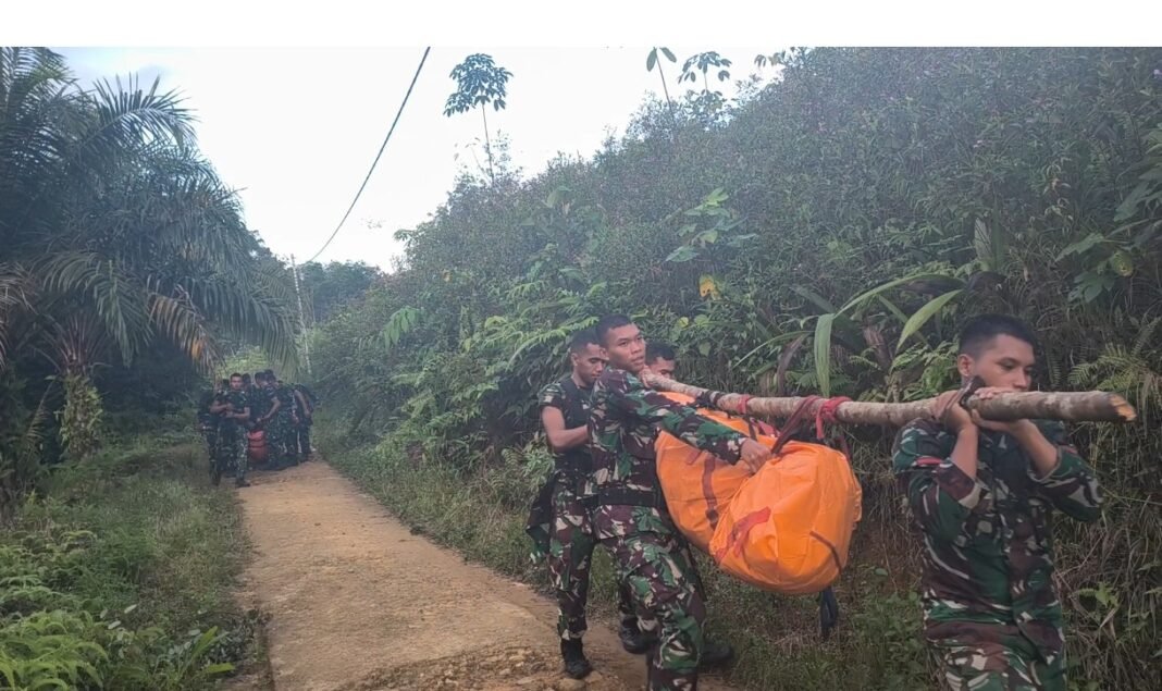 TNI dan Tim SAR Gabungan Berhasil Evakuasi Korban Helikopter PK-CFX di Sekadau