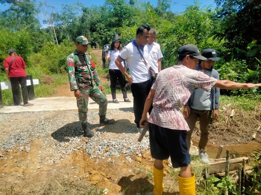 Sinergi Kawal Pembangunan, Kodim 1209/Bengkayang Pantau Pembangunan Jembatan Sinergi Kawal Pembangunan, Kodim 1209/Bengkayang Pantau Pembangunan Jembatan