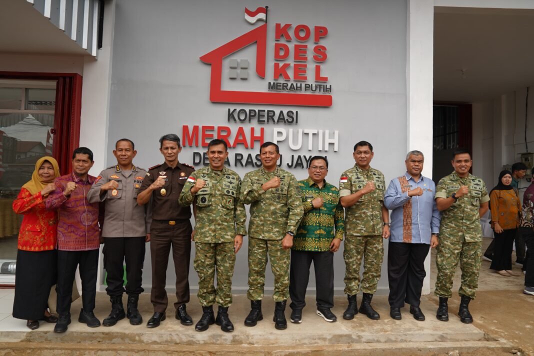 Hadiri Peresmian 1.061 Koperasi Merah Putih, Pangdam XII/Tpr: Perkuat Ekonomi Kerakyatan Hadiri Peresmian 1.061 Koperasi Merah Putih, Pangdam XII/Tpr: Perkuat Ekonomi Kerakyatan