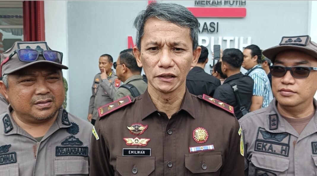 Kajati Kalbar Dr. Emilwan Ridwan Siap Mendukung Pengembangan Koperasi Merah Putih Kajati Kalbar Dr. Emilwan Ridwan Siap Mendukung Pengembangan Koperasi Merah Putih