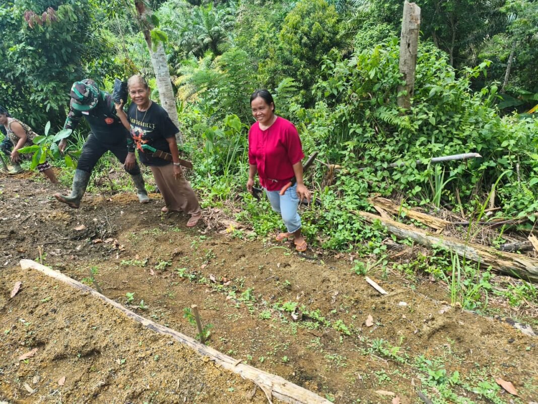 *Wujudkan Indonesia Sehat, Satgas TMMD Ke-128 Kodim 1204/Sanggau Tanam Sejumlah Pohon* *Wujudkan Indonesia Sehat, Satgas TMMD Ke-128 Kodim 1204/Sanggau Tanam Sejumlah Pohon*