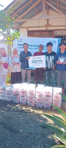 Tebar Berkah Daging Kurban 1447 H, YBM PLN Bengkulu Salurkan 1 Ekor Sapi untuk Warga Desa Tebing Penyamun Tebar Berkah Daging Kurban 1447 H, YBM PLN Bengkulu Salurkan 1 Ekor Sapi untuk Warga Desa Tebing Penyamun