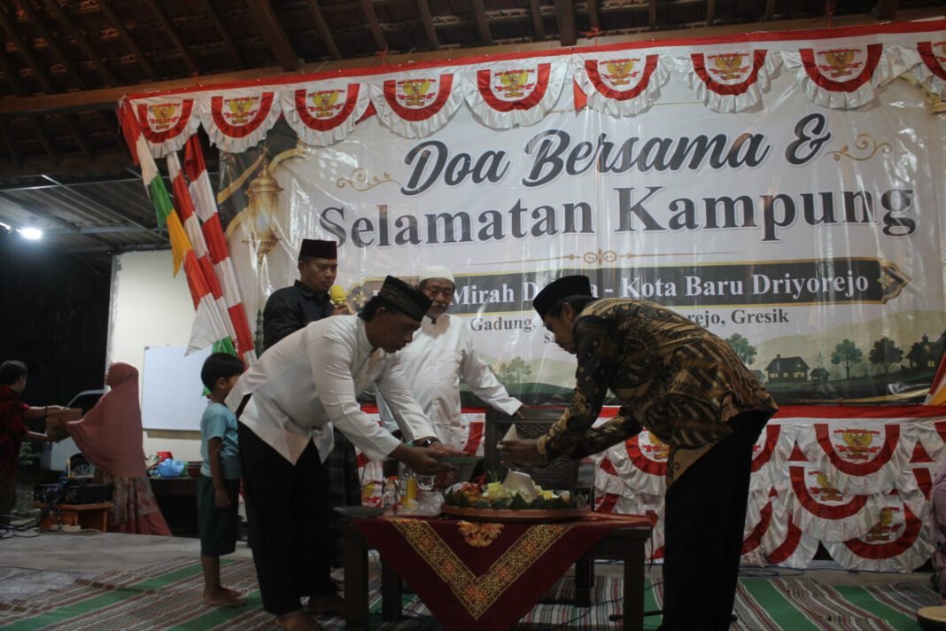 Perdana Kegiatan Sedekah Bumi dikemas Doa Bersama & Selamatan Kampung Perdana Kegiatan Sedekah Bumi dikemas Doa Bersama & Selamatan Kampung