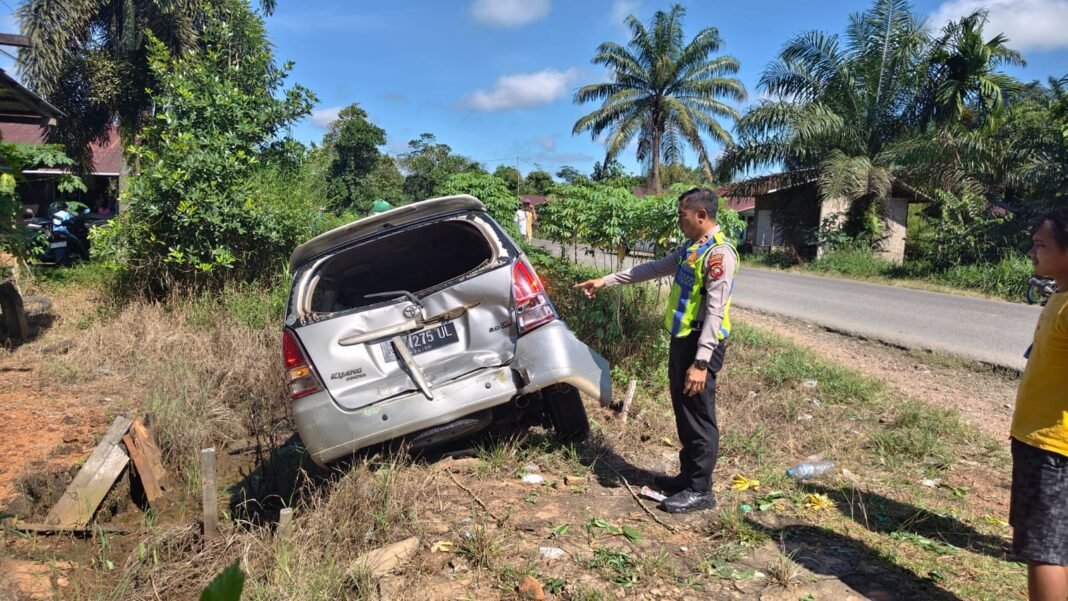 Tabrak Beruntun Km 33 Jalan Trans Kalimantan Tabrak Beruntun Km 33 Jalan Trans Kalimantan