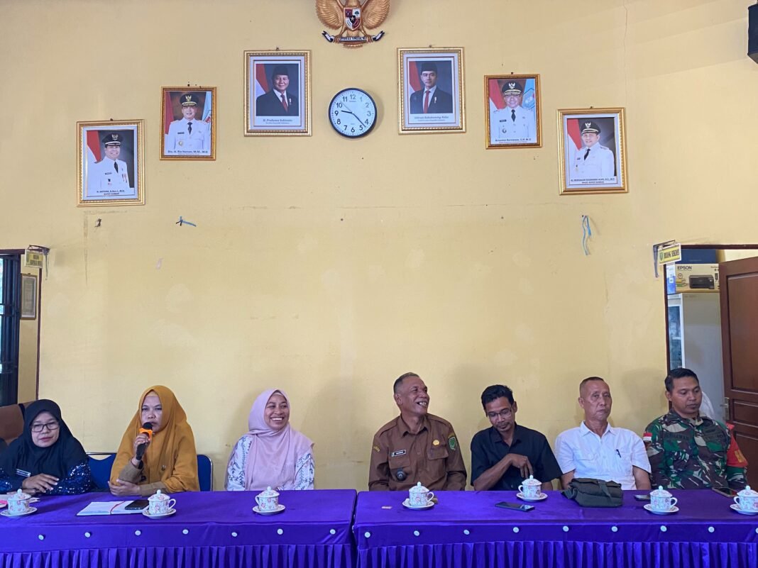 Babinsa Lumbang Hadiri Kegiatan Monitoring dan Evaluasi APBDes Wilayah Binaan Babinsa Lumbang Hadiri Kegiatan Monitoring dan Evaluasi APBDes Wilayah Binaan