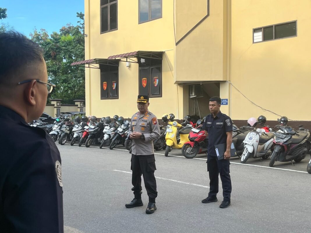 Kabidhumas Polda Kalbar Tekankan Profesionalisme dan Kesiapan Personel Kehumasan Kabidhumas Polda Kalbar Tekankan Profesionalisme dan Kesiapan Personel Kehumasan