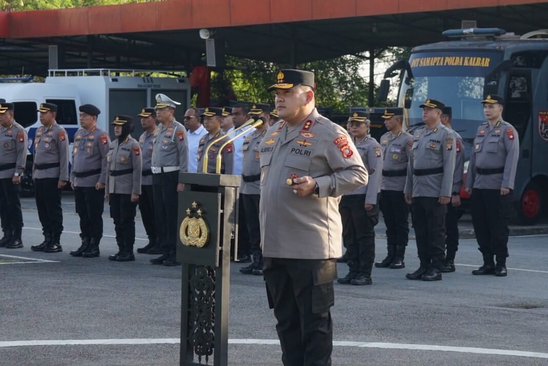 Polisi Penolong Masyarakat Apel Perdana Diipimpin Langsung Kapolda Kalbar Polisi Penolong Masyarakat Apel Perdana Diipimpin Langsung Kapolda Kalbar