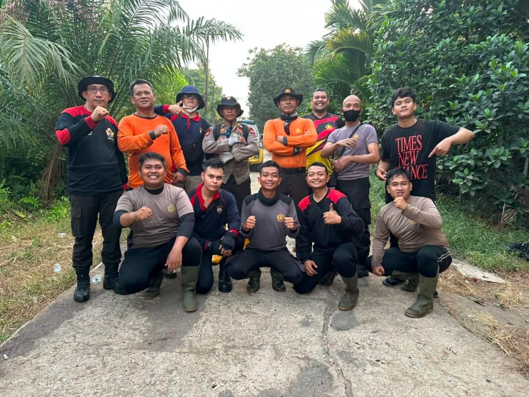 Selamatkan Sekolah Dari Ancaman Asap, Tim Gabungan Putus Jejak Api Karhutla di Limbung Kubu Raya Selamatkan Sekolah Dari Ancaman Asap, Tim Gabungan Putus Jejak Api Karhutla di Limbung Kubu Raya