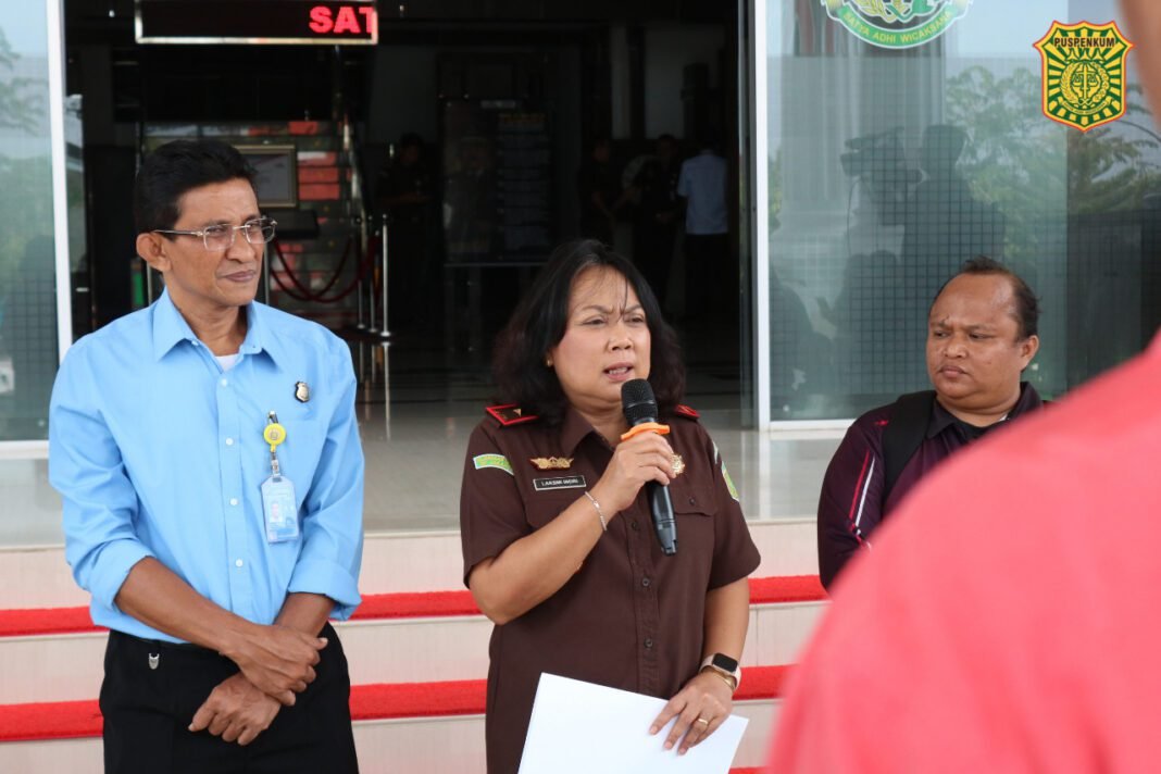 Kajati Kalbar Berikan Motivasi Dan Lepas Peserta Magan FKPKBM Kalimantan Barat Kajati Kalbar Berikan Motivasi Dan Lepas Peserta Magan FKPKBM Kalimantan Barat