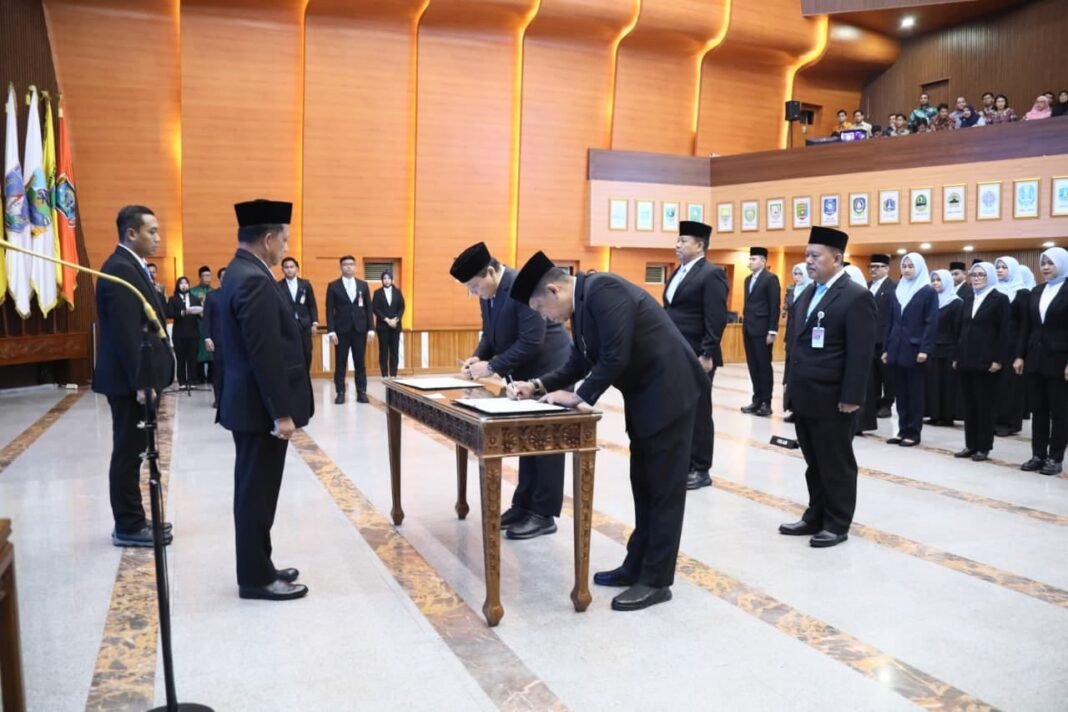 Ketum TP PKK Ajak Pelajar Biak Cintai Tanah Air Lewat Pemanfaatan Potensi Wisata Bahari Ketum TP PKK Ajak Pelajar Biak Cintai Tanah Air Lewat Pemanfaatan Potensi Wisata Bahari