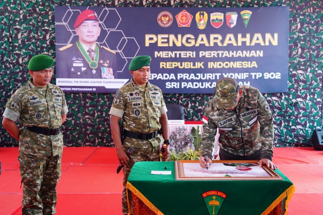 Menhan RI Didampingi Kasdam I/BB Kunjungi Yonif TP 902/SPG, Tinjau Fasilitas dan Beri Motivasi Prajurit Menhan RI Didampingi Kasdam I/BB Kunjungi Yonif TP 902/SPG, Tinjau Fasilitas dan Beri Motivasi Prajurit