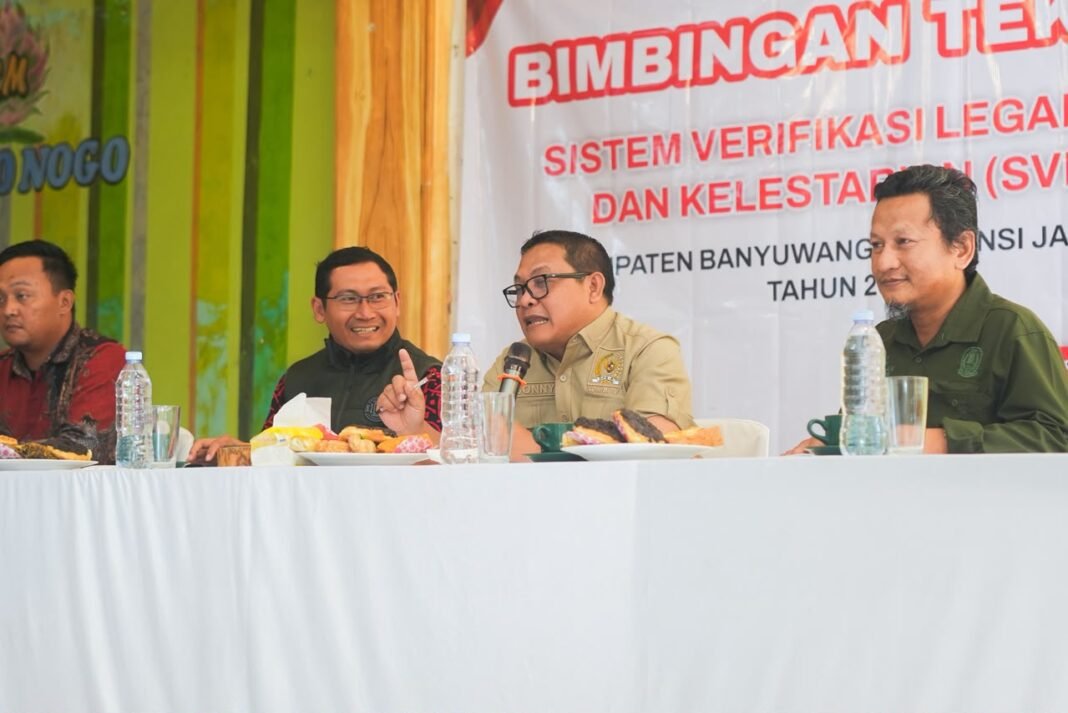 SVLK Bukan Sekadar Sertifikat, Pelaku Usaha Kayu Banyuwangi Didorong Tingkatkan Daya Saing SVLK Bukan Sekadar Sertifikat, Pelaku Usaha Kayu Banyuwangi Didorong Tingkatkan Daya Saing