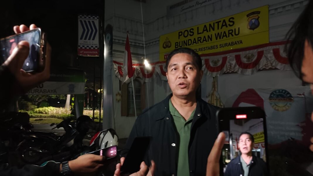 Polda jatim pastikan situasi Surabaya kondusif dan Terkendali pascakejadian di dua Pos lantas Polda jatim pastikan situasi Surabaya kondusif dan Terkendali pascakejadian di dua Pos lantas