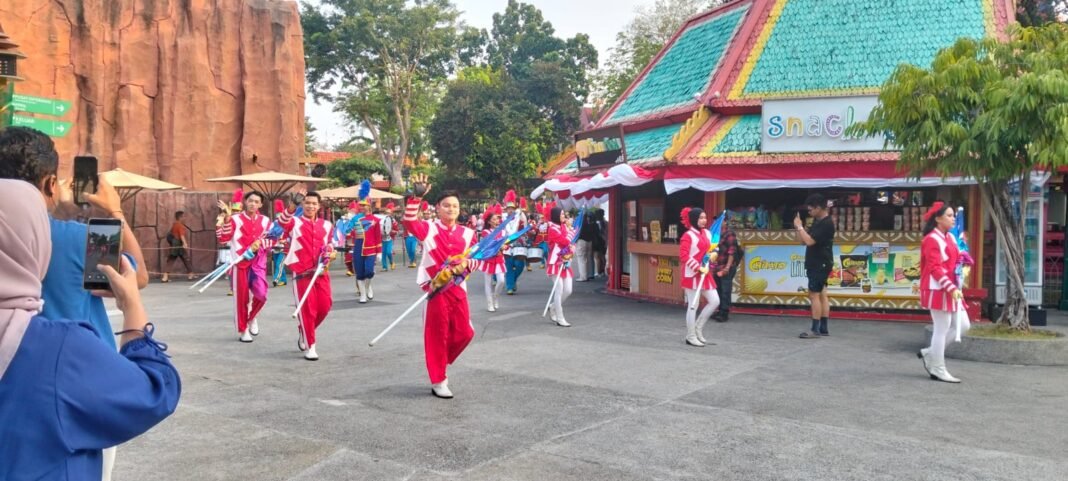 Semangat 17 Agustus Membanjiri Dufan, Dunia Fantasi Berubah jadi Panggung Merah Putih Semangat 17 Agustus Membanjiri Dufan, Dunia Fantasi Berubah jadi Panggung Merah Putih