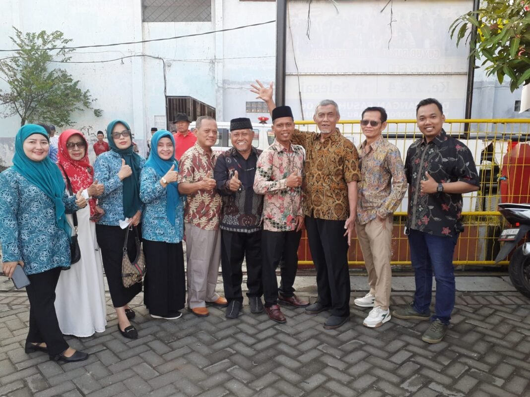 Ribuan Warga Perumahan Wisma Tropodo Ikuti Upacara HUT – ke 81 RI Ribuan Warga Perumahan Wisma Tropodo Ikuti Upacara HUT – ke 81 RI
