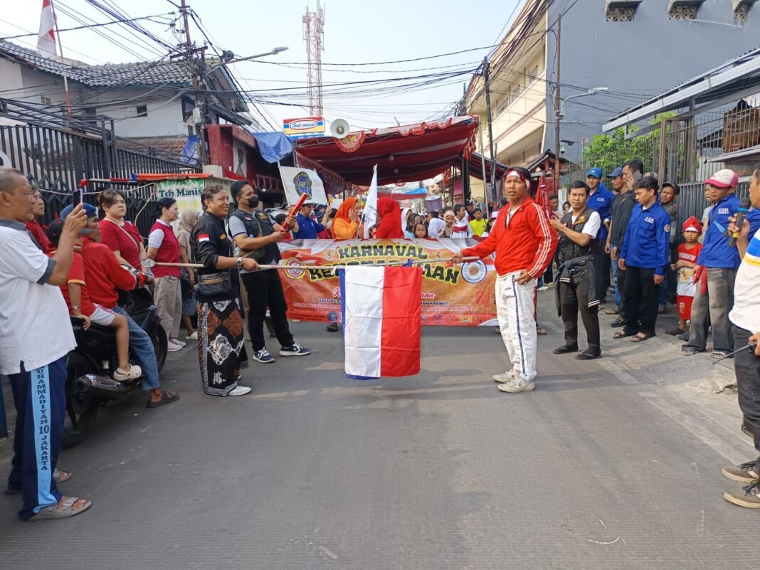 Karnaval Keberagaman Nusantara RW 08 Kramat Berlangsung Sukses dan Meriah Karnaval Keberagaman Nusantara RW 08 Kramat Berlangsung Sukses dan Meriah