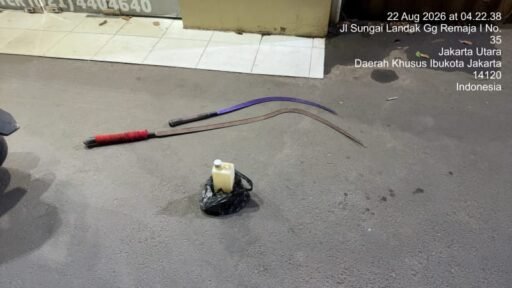 5 remaja diamankan Polisi Patroli Motor Polda Metro Jaya diduga mau melakukan tawuran diwilayah Cilincing 5 remaja diamankan Polisi Patroli Motor Polda Metro Jaya diduga mau melakukan tawuran diwilayah Cilincing