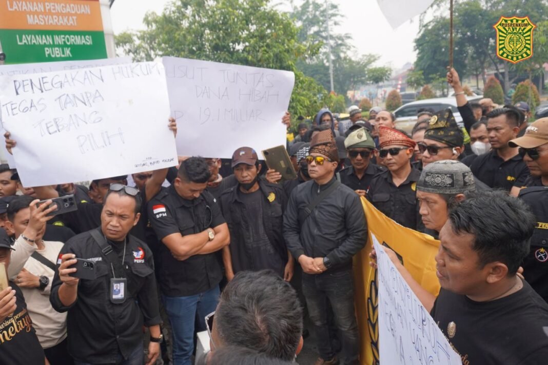 Kepala Kejati Kalbar Klarifikasi Terkait Pembangunan Gedung Parkir 19.1 Milyar Rupiah Kepala Kejati Kalbar Klarifikasi Terkait Pembangunan Gedung Parkir 19.1 Milyar Rupiah