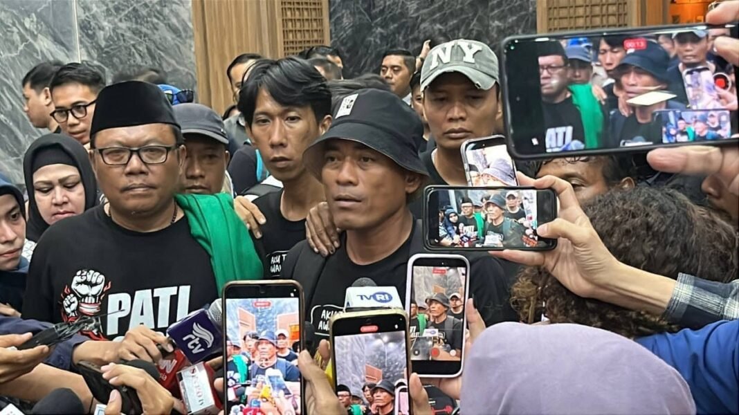 Botok minta pimpinan DPR RI,Dasco, Saan Mustopa & Cucun, mundur jika RUU disepakati ,15 Desember 2026 Botok minta pimpinan DPR RI,Dasco, Saan Mustopa & Cucun, mundur jika RUU disepakati ,15 Desember 2026