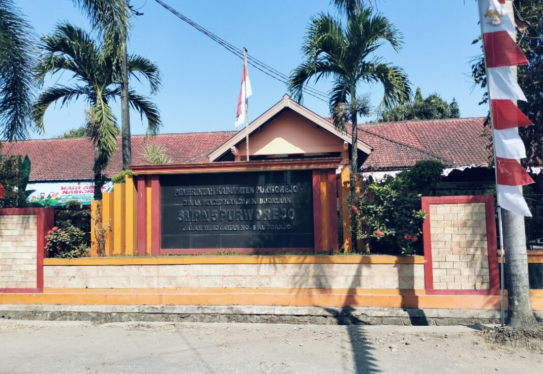 Revitalisasi SMP Negeri 5 Purworejo Disorot, Akses Media Disebut Harus Berizin Dinas Revitalisasi SMP Negeri 5 Purworejo Disorot, Akses Media Disebut Harus Berizin Dinas