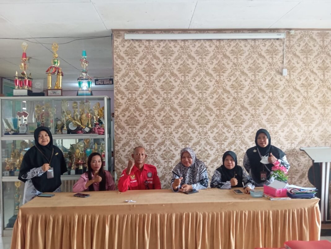 Sambut Hangat Kunjungan Kerja Ormas OMBB, Kepala SMKN 5 Kepahiang Siap Bersinergi Sambut Hangat Kunjungan Kerja Ormas OMBB, Kepala SMKN 5 Kepahiang Siap Bersinergi