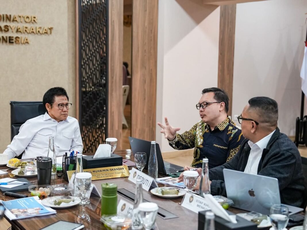 bersama Menteri Ekonomi Kreatif Bpk.Teuku Riefky Harsya bahas RINDEKRAF &isu terkait kondisi kemiskinan, bersama Menteri Ekonomi Kreatif Bpk.Teuku Riefky Harsya bahas RINDEKRAF &isu terkait kondisi kemiskinan,