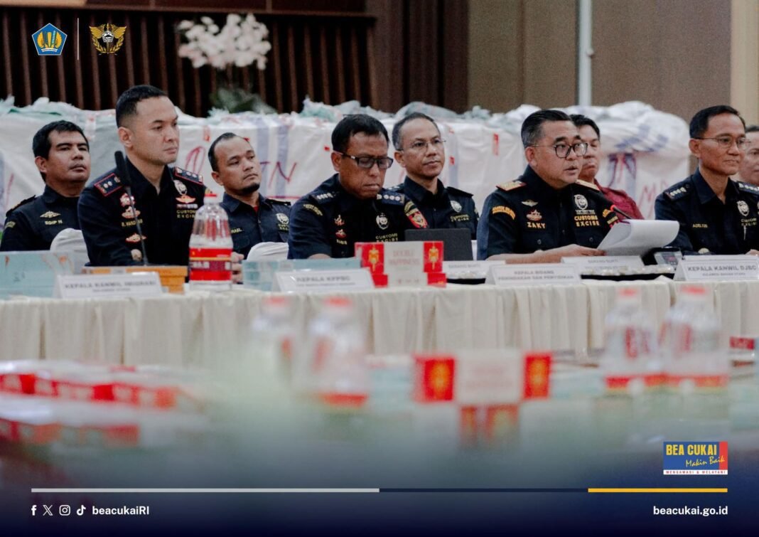 Tiga Kasus Terungkap, Bea Cukai Sulbagtara Amankan Emas dan Jutaan Batang Rokok Senilai Rp20 Miliar Tiga Kasus Terungkap, Bea Cukai Sulbagtara Amankan Emas dan Jutaan Batang Rokok Senilai Rp20 Miliar
