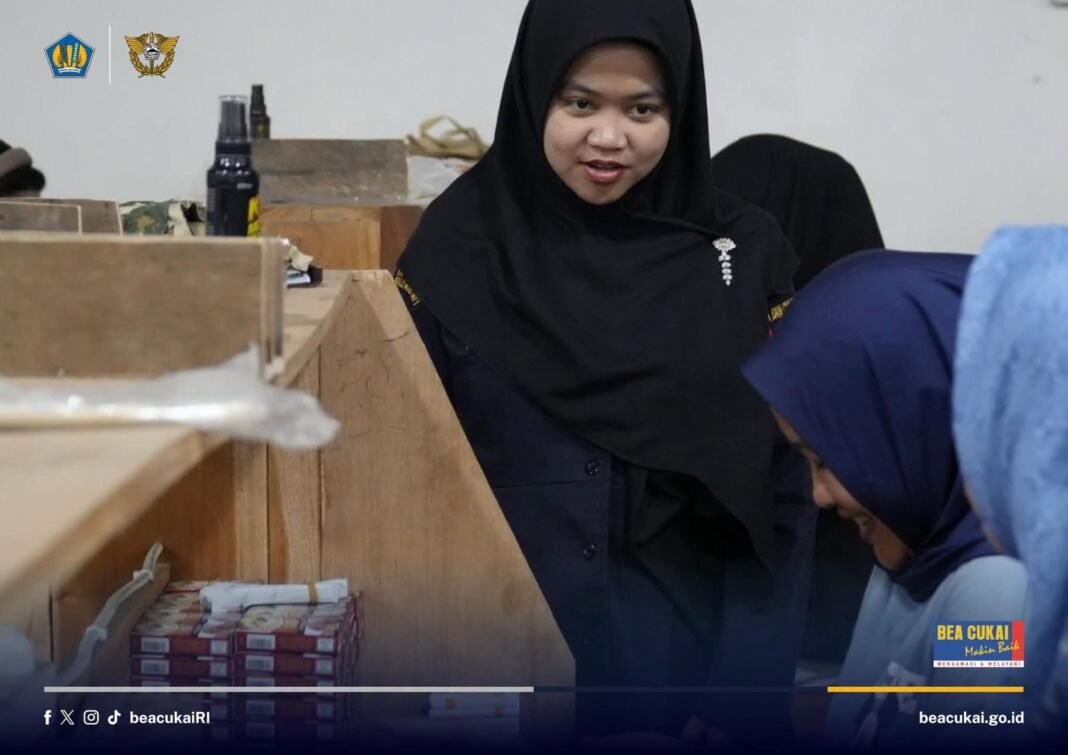 Dalam rangka meningkatkan kepatuhan berusaha & mengoptimalkan penerimaan dari sektor cukai, Bea Cukai Dalam rangka meningkatkan kepatuhan berusaha & mengoptimalkan penerimaan dari sektor cukai, Bea Cukai
