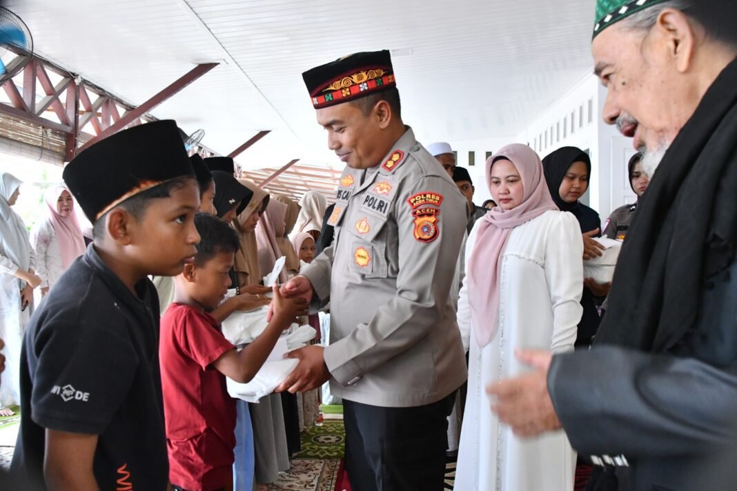 Tempati Rumah Dinas, Kapolres Aceh Timur Dipeusijuk Abu Keude Dua dan Santuni Anak Yatim Tempati Rumah Dinas, Kapolres Aceh Timur Dipeusijuk Abu Keude Dua dan Santuni Anak Yatim