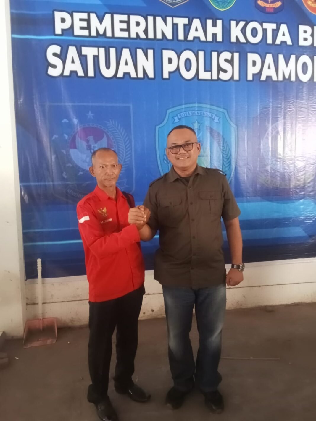 Terapkan Amanat UU ” Ketum Ormas OMBB Lakukan Kunjungan Kerja ke Satpol PP Kota Bengkulu Terapkan Amanat UU ” Ketum Ormas OMBB Lakukan Kunjungan Kerja ke Satpol PP Kota Bengkulu