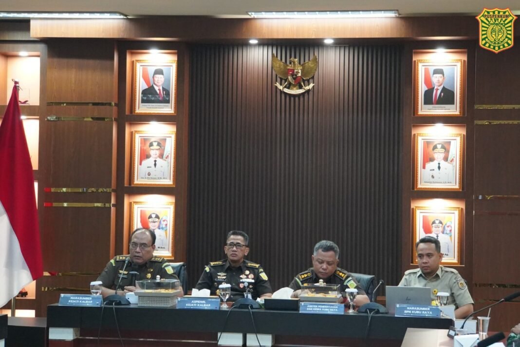 Kejati Kalbar Berikan Penyuluhan Hukum Program Binmatkum Di Kubu Raya Tahun 2026 Kejati Kalbar Berikan Penyuluhan Hukum Program Binmatkum Di Kubu Raya Tahun 2026