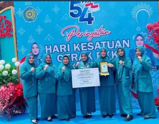 Ketua TP PKK Aceh Timur Raih Penghargaan Terbaik I Pembina Organisasi Kewanitaan se-Aceh Ketua TP PKK Aceh Timur Raih Penghargaan Terbaik I Pembina Organisasi Kewanitaan se-Aceh