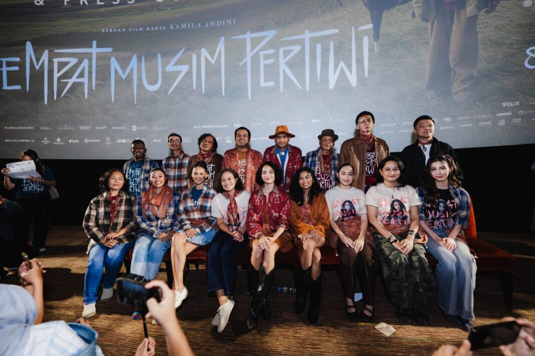 Pertiwi Pulang: Gala Premiere Empat Musim Pertiwi Hadirkan Misteri dan Emosi Pertiwi Pulang: Gala Premiere Empat Musim Pertiwi Hadirkan Misteri dan Emosi