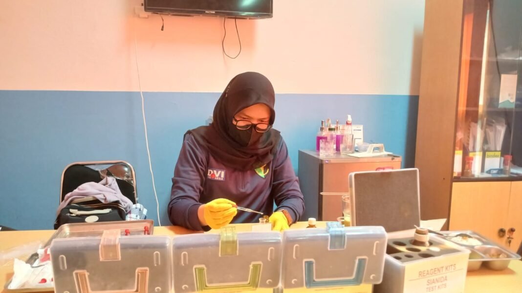 Food Safety MBG Polri di SPPG Rawa Badak Utara Pastikan Makanan Layak Konsumsi Food Safety MBG Polri di SPPG Rawa Badak Utara Pastikan Makanan Layak Konsumsi