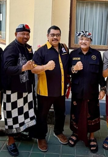 Kuasa Hukum Hasibuan Sebut : Ada 57 Barang Bukti Berupa Surat Jadikan Made Daging Tersangka Kuasa Hukum Hasibuan Sebut : Ada 57 Barang Bukti Berupa Surat Jadikan Made Daging Tersangka