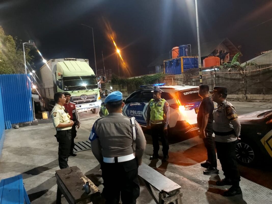 Patroli Cipta Kondisi Polres Pelabuhan Tanjung Priok, Antisipasi Gangguan Kamtibmas di Kawasan Pelabuhan Patroli Cipta Kondisi Polres Pelabuhan Tanjung Priok, Antisipasi Gangguan Kamtibmas di Kawasan Pelabuhan