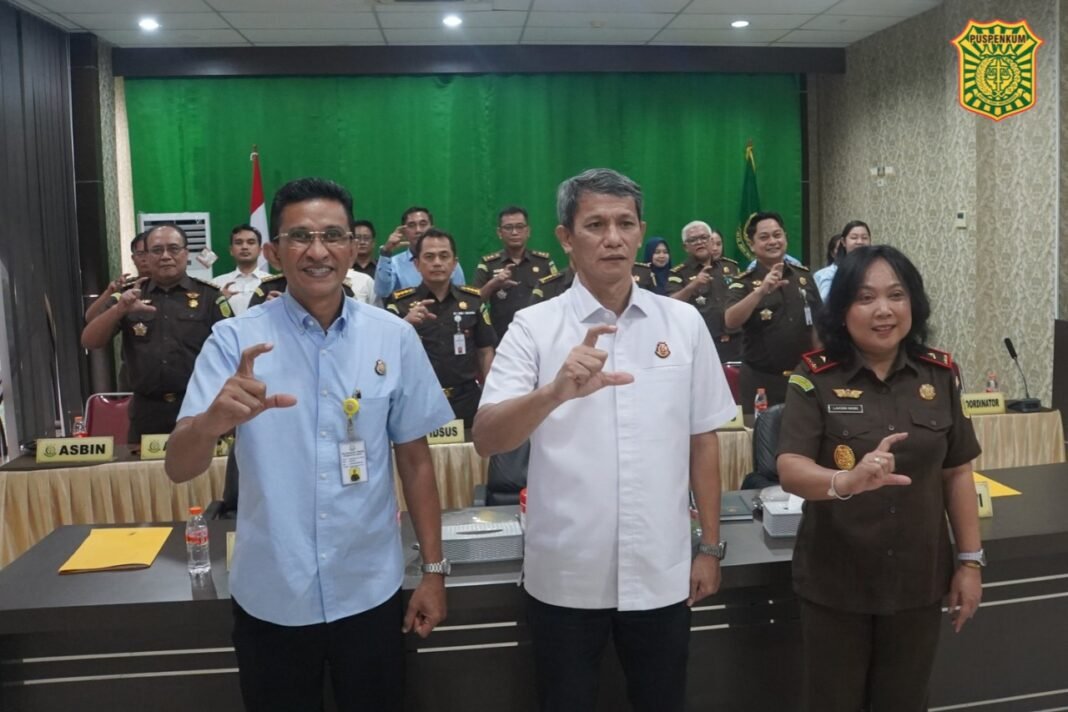 Kejati Kalbar Resmi Luncurkan Sistem Perlindungan Keperdataan Perempuan dan Anak Dayak Kejati Kalbar Resmi Luncurkan Sistem Perlindungan Keperdataan Perempuan dan Anak Dayak