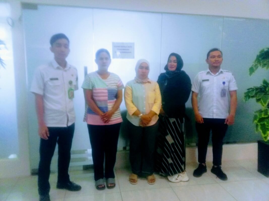 Kasie Sudinaker Jakut Respon Aduan Karyawan PT TRITUNGGAL MEGA PERSADA YangBelum dibayarSisaGaji Setelah PHK Kasie Sudinaker Jakut Respon Aduan Karyawan PT TRITUNGGAL MEGA PERSADA YangBelum dibayarSisaGaji Setelah PHK