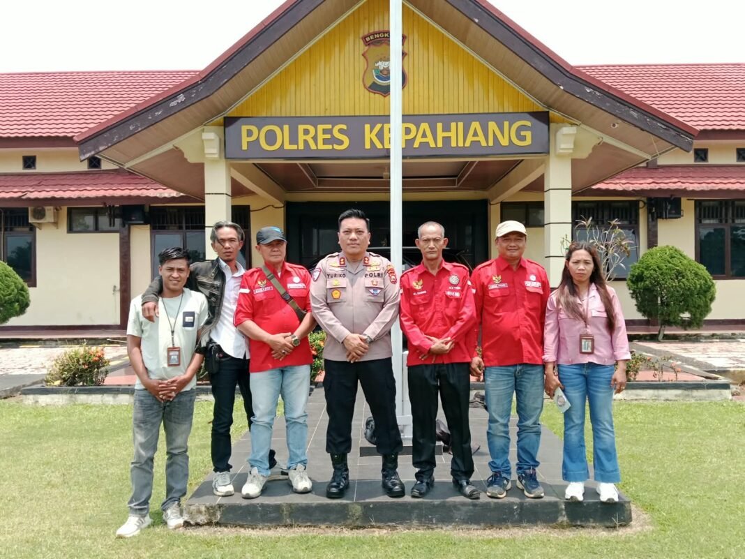 Kapolres Kepahiang Sambut Hangat Kunjungan Kerja Ketum OMBB Beserta Media Online”Investigasi. In Kepahiang. Kapolres Kepahiang Sambut Hangat Kunjungan Kerja Ketum OMBB Beserta Media Online”Investigasi. In Kepahiang.