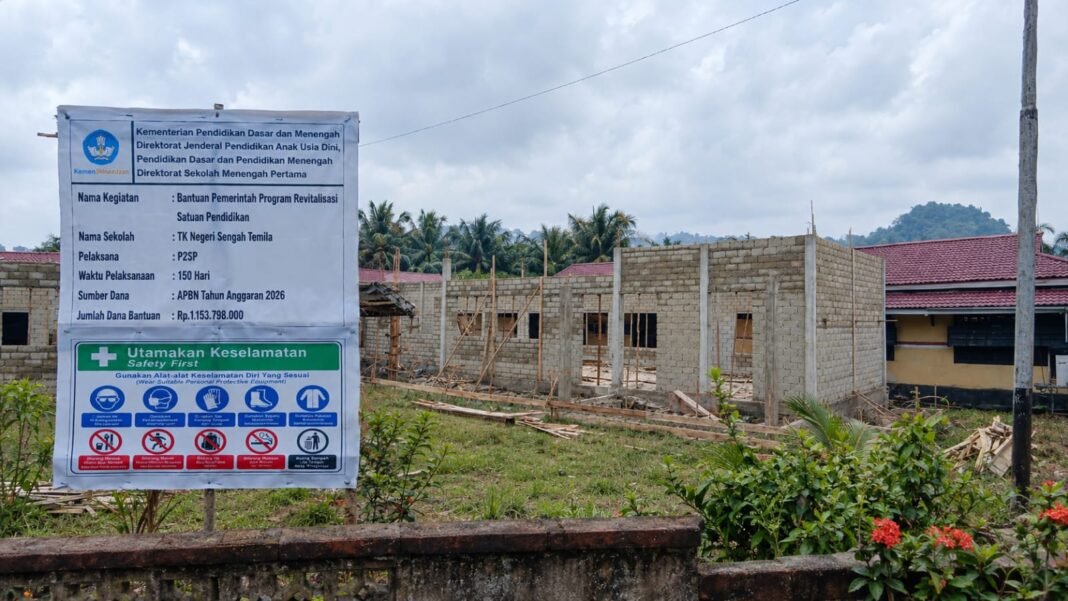Proyek TK Negeri Sengah Temila di Landak Dipertanyakan, Spesifikasi dan Prosedur Pelaksanaan Disorot Proyek TK Negeri Sengah Temila di Landak Dipertanyakan, Spesifikasi dan Prosedur Pelaksanaan Disorot