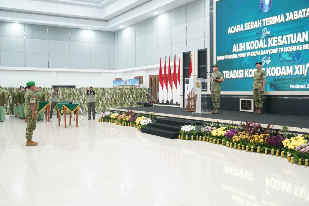 Pangdam XII/Tpr Pimpin Sertijab Pejabat dan Alih Kodal Kesatuan di Makodam Pangdam XII/Tpr Pimpin Sertijab Pejabat dan Alih Kodal Kesatuan di Makodam